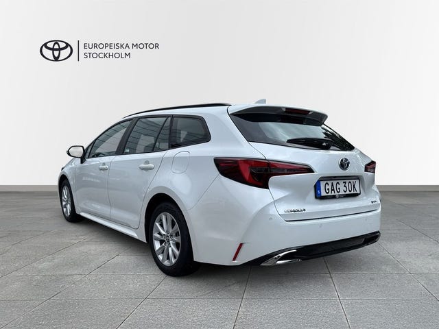 Toyota Corolla 2024 – bild 2