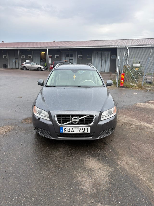 Volvo V70 2010