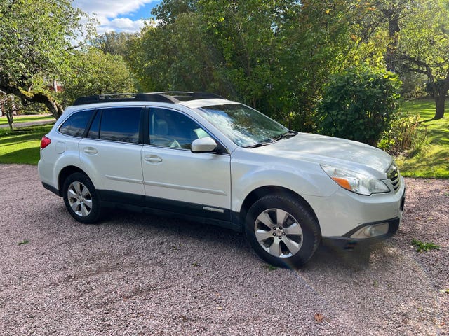 Subaru Outback 2011
