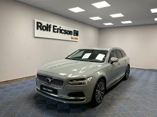 Volvo V90 2025