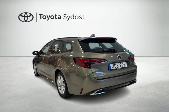 Toyota Corolla 2024 – bild 2