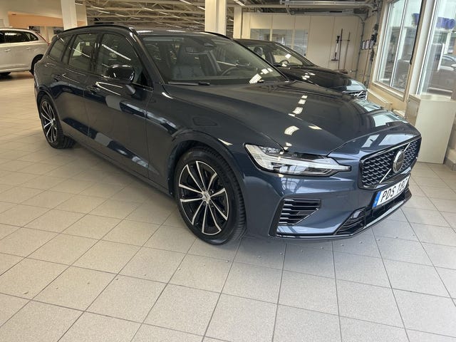 Volvo V60 2025