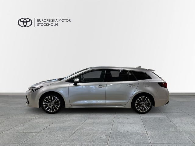 Toyota Corolla 2023 – bild 3
