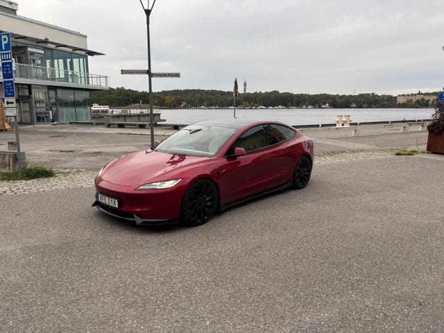 Tesla Model 3 2024