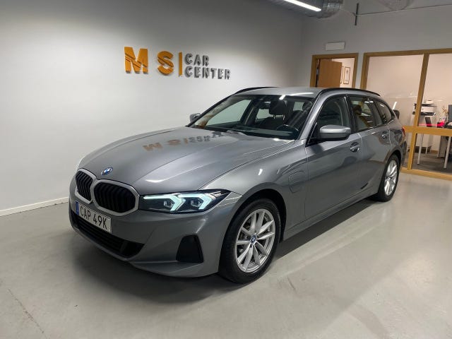 BMW 330e 2024