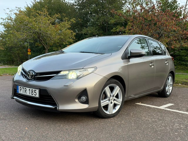 Toyota Auris 2014