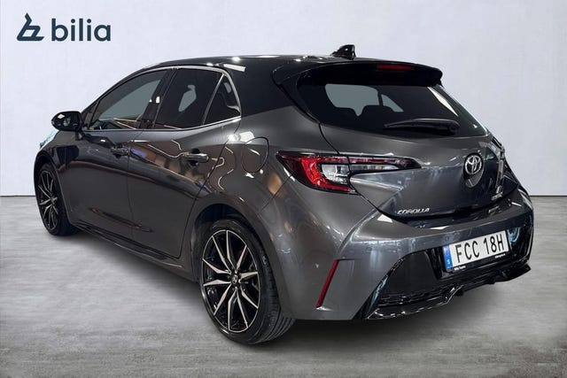 Toyota Corolla 2023 – bild 2