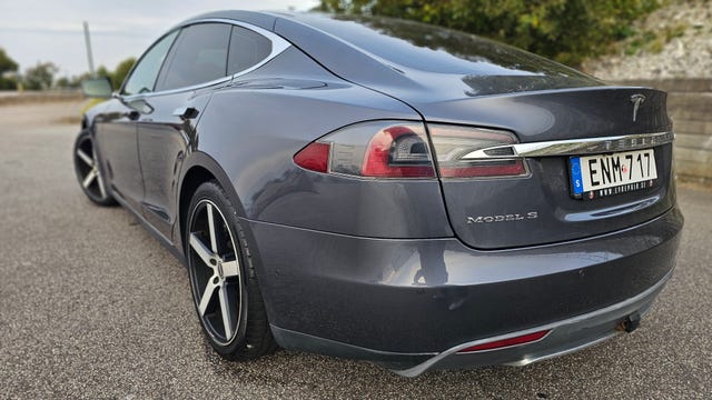 Tesla Model S 2014