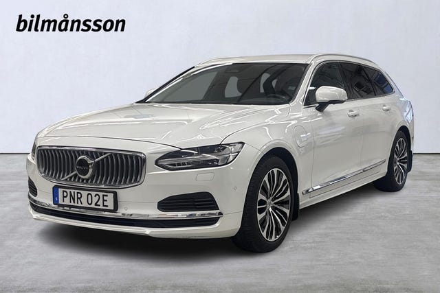Volvo V90 2025