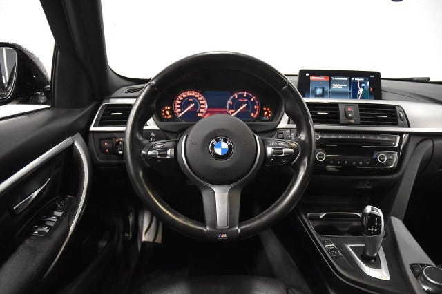 BMW 320 2018 – bild 2
