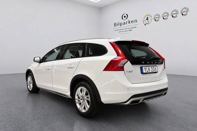 Volvo V60 Cross Country 2018 – bild 3
