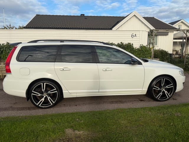 Volvo V70 2016