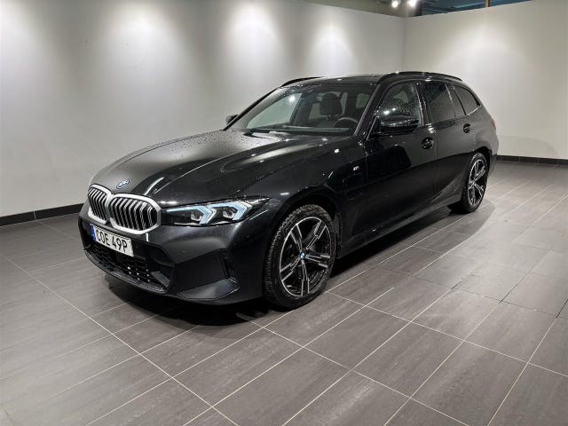 BMW 330e 2025