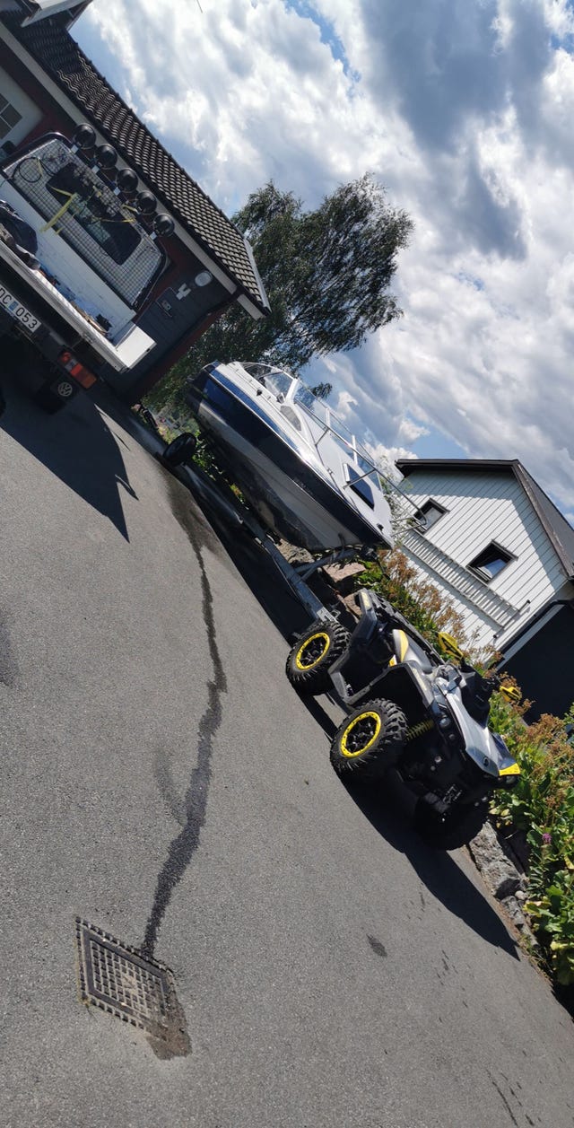 Bayliner 2052
