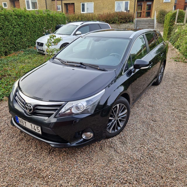 Toyota Avensis 2012