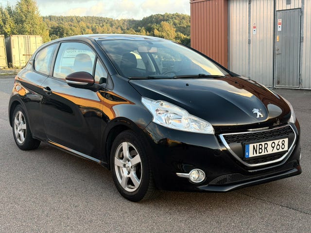 Peugeot 208 2012