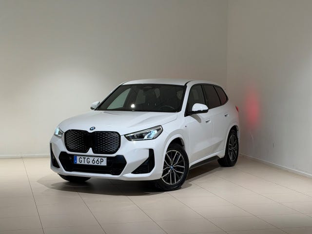 BMW iX1 2024