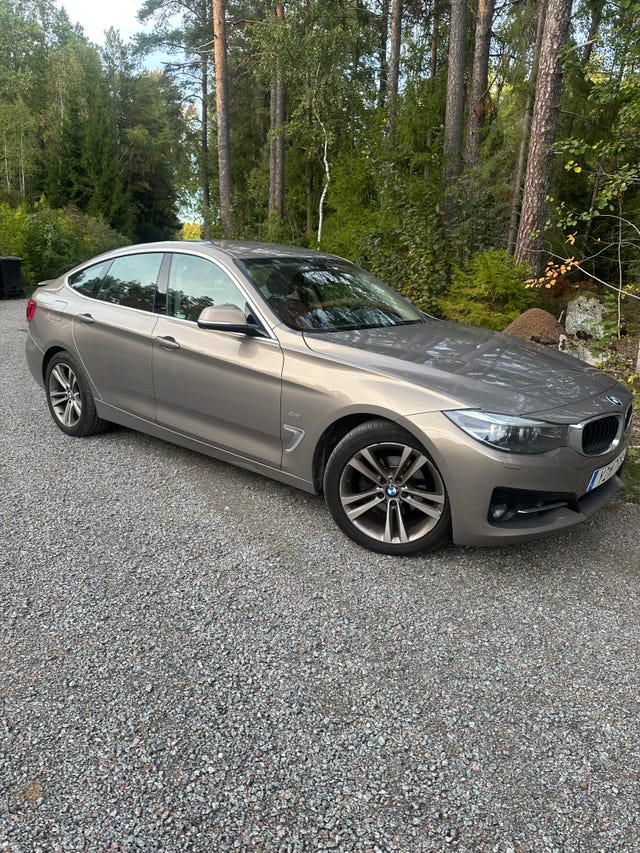 BMW 320i 2018 – bild 3