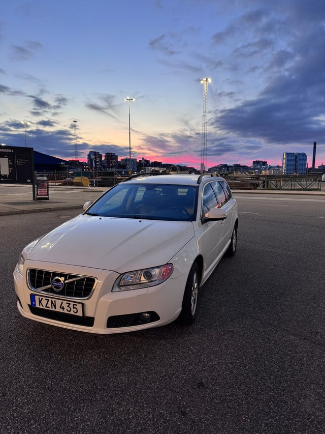 Volvo V70 2011