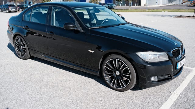 BMW 320d 2012 – bild 2