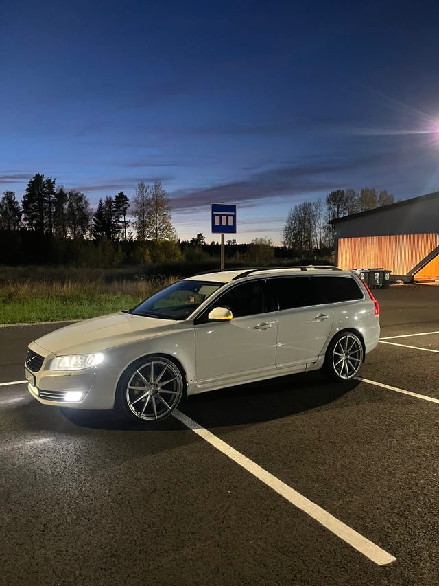 Volvo V70 2015