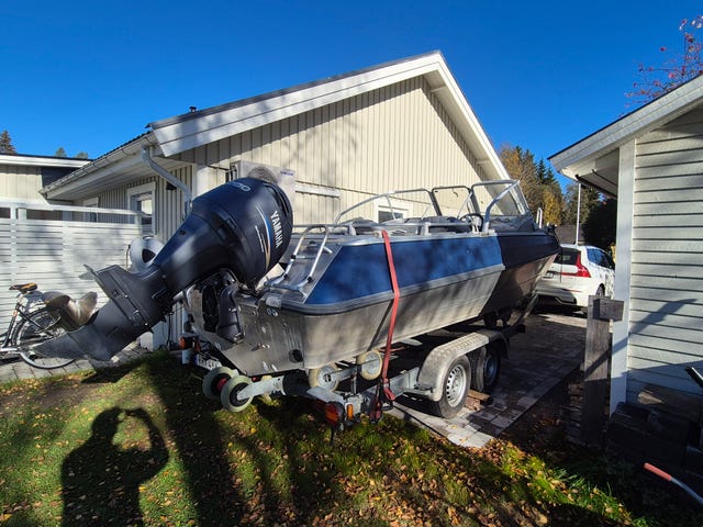 Buster Magnum  200HK - Fin trailer