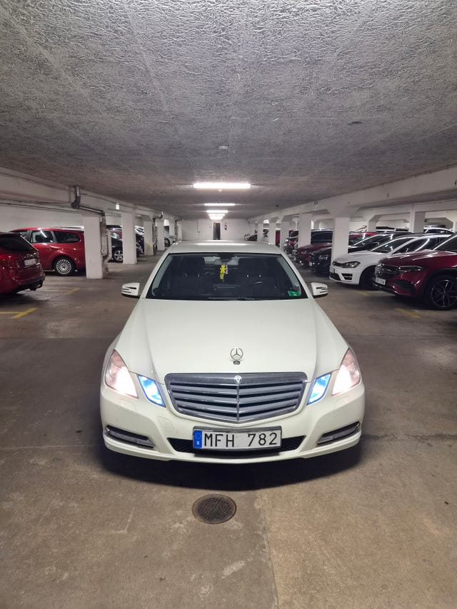 Mercedes-Benz E200 2012