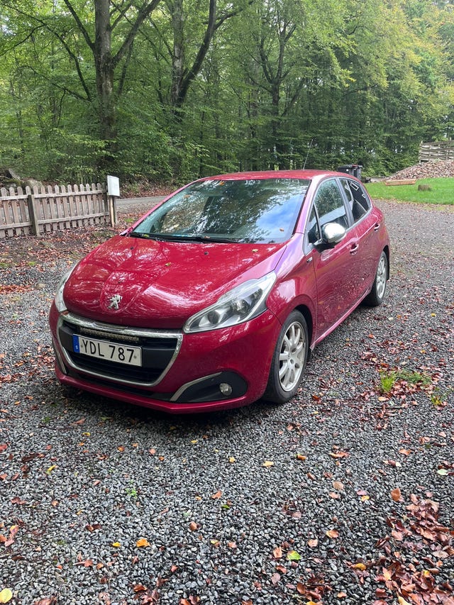 Peugeot 208 2016
