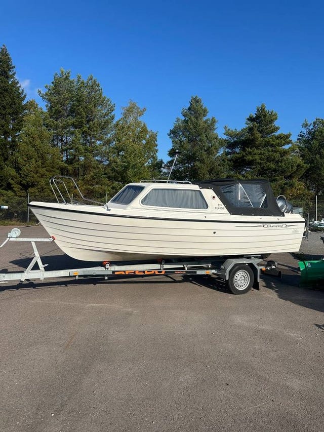 Crescent 535 Classic + Yamaha F50HETL + trailer