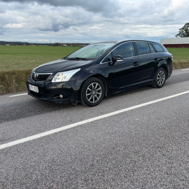 Toyota Avensis 2011