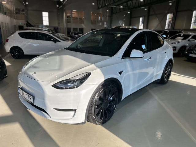 Tesla Model Y 2023