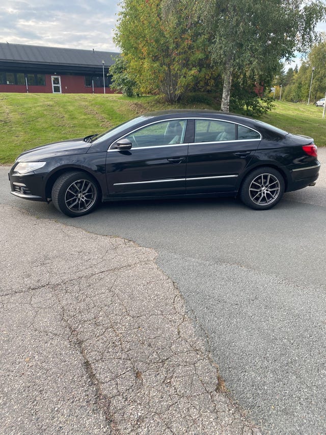 Volkswagen Passat CC 2011