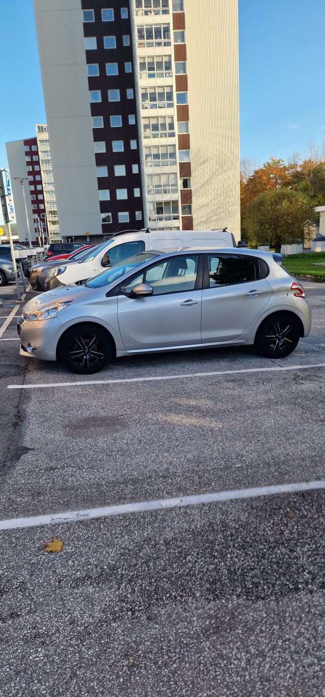 Peugeot 208 2014