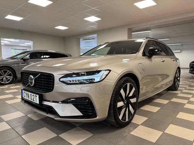 Volvo V90 2024