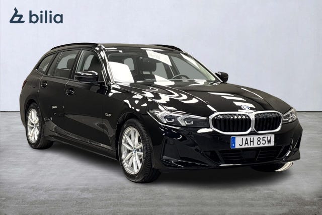 BMW 330e 2023