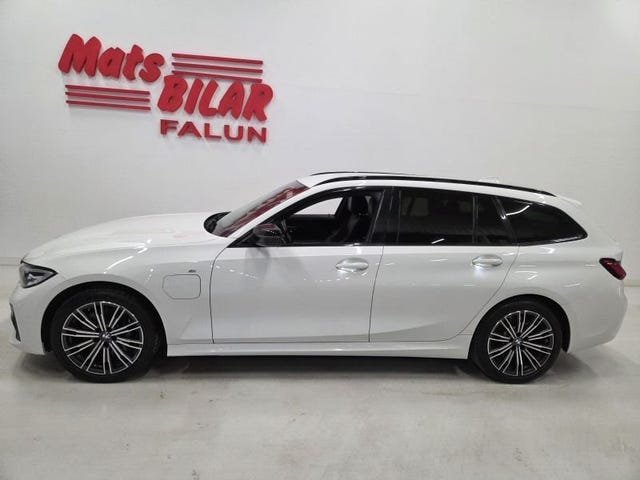 BMW 330e 2021