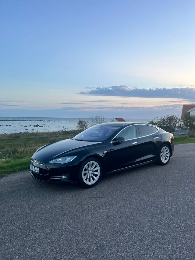 Tesla Model S 2013