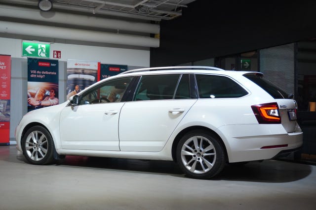 Skoda Octavia 2018 – bild 2
