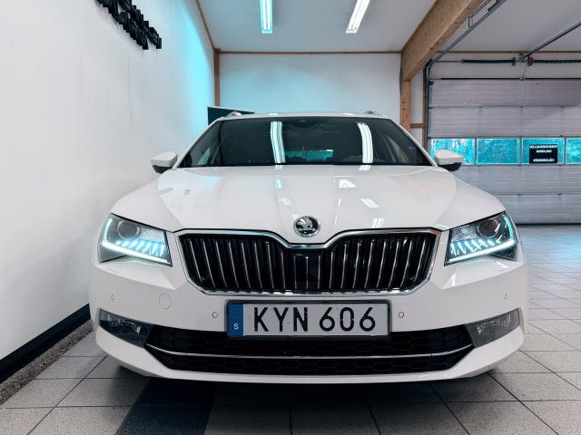 Skoda Superb 2018 – bild 2
