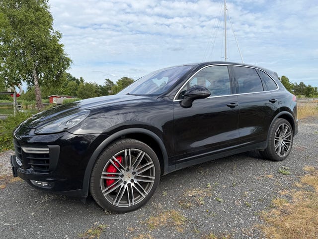Porsche Cayenne Turbo 2015