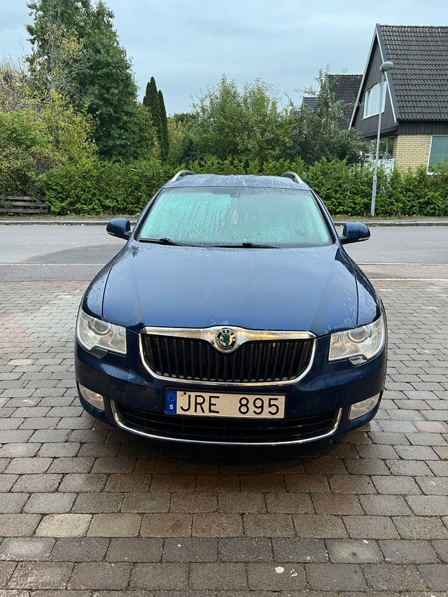 Skoda Superb 2011