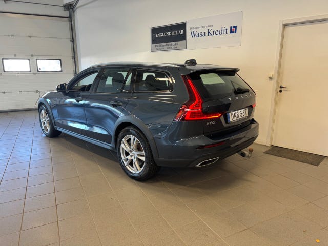 Volvo V60 Cross Country 2022 – bild 2