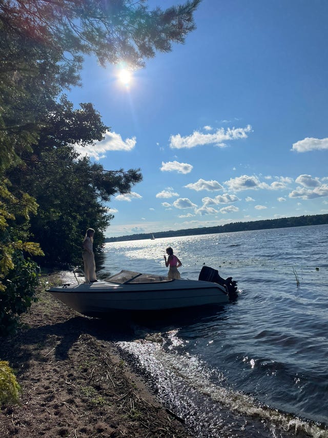 Ryds 475 GTS – styrpulpetbåt med ratt och 70 hk Evinrude