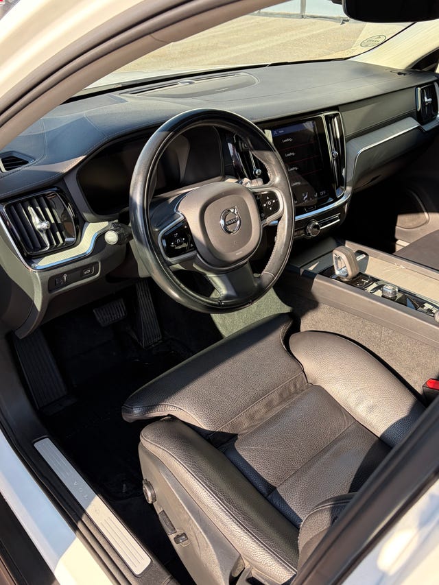 Volvo V60 Cross Country 2022 – bild 2