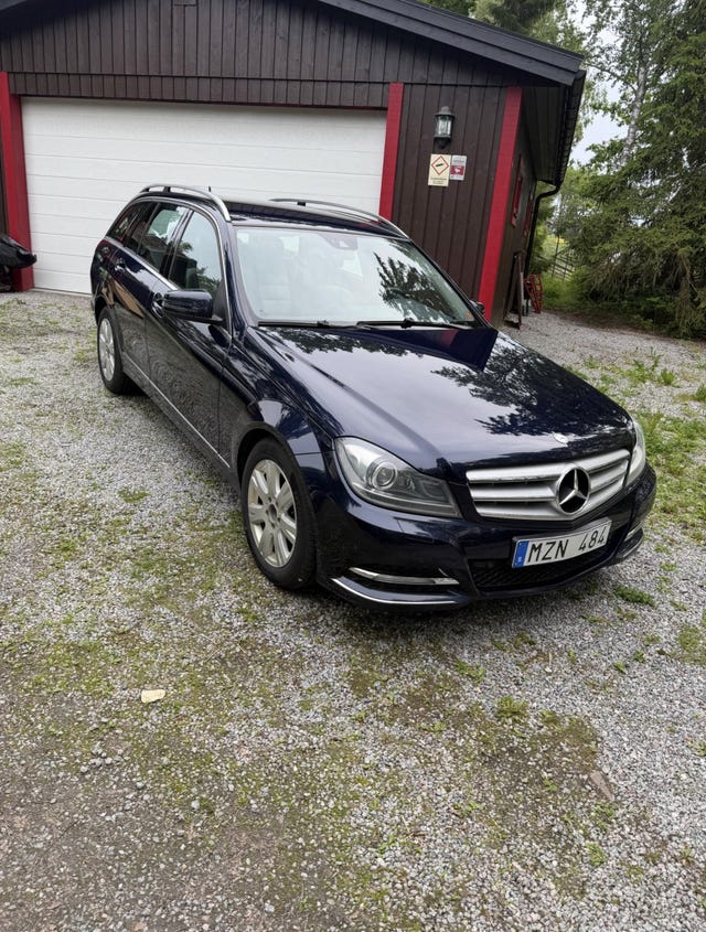 Mercedes-Benz C220 2013