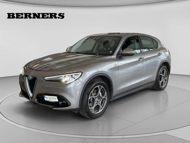 Alfa Romeo Stelvio 2017