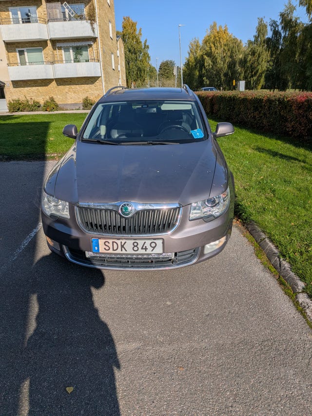 Skoda Superb 2011