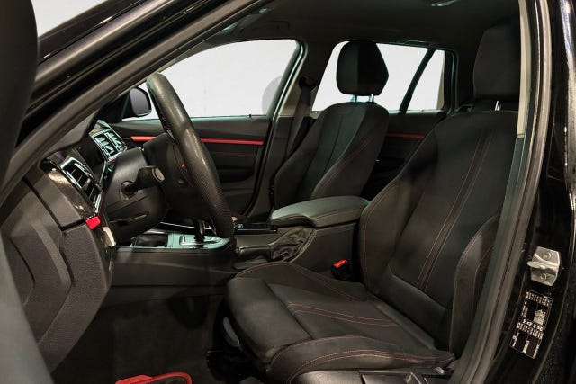 BMW 330i 2018 – bild 3