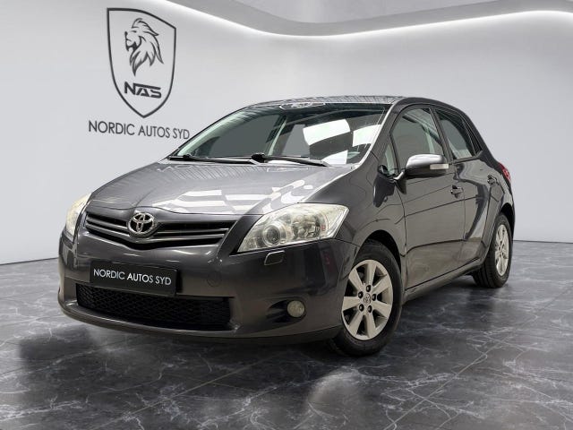 Toyota Auris 2011