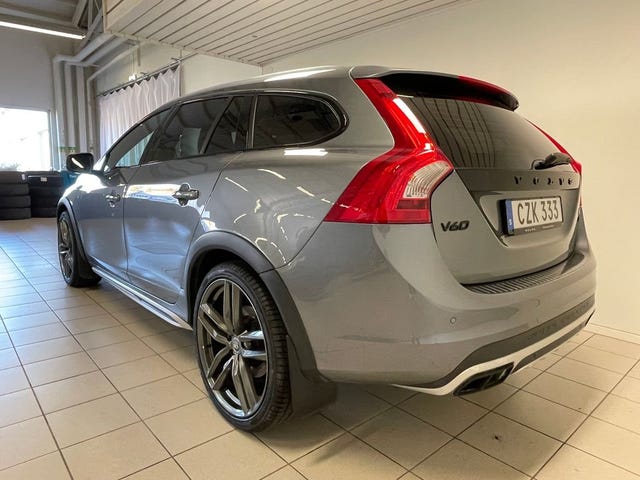 Volvo V60 Cross Country 2017 – bild 3